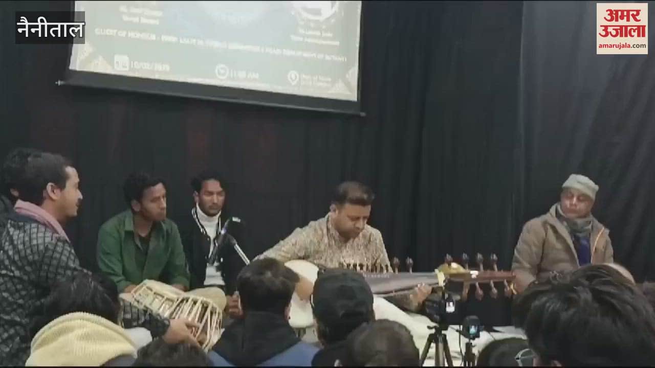 VIDEO : स्मित ने सरोद वादन से श्रोताओं को मंत्रमुग्ध किया