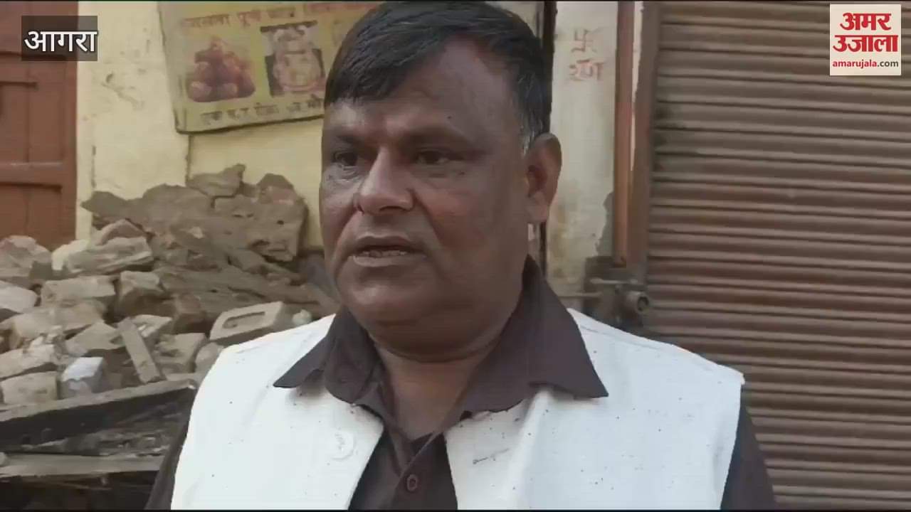 VIDEO : Municipal Corporation bouncers beat shopkeepers During removal encroachment