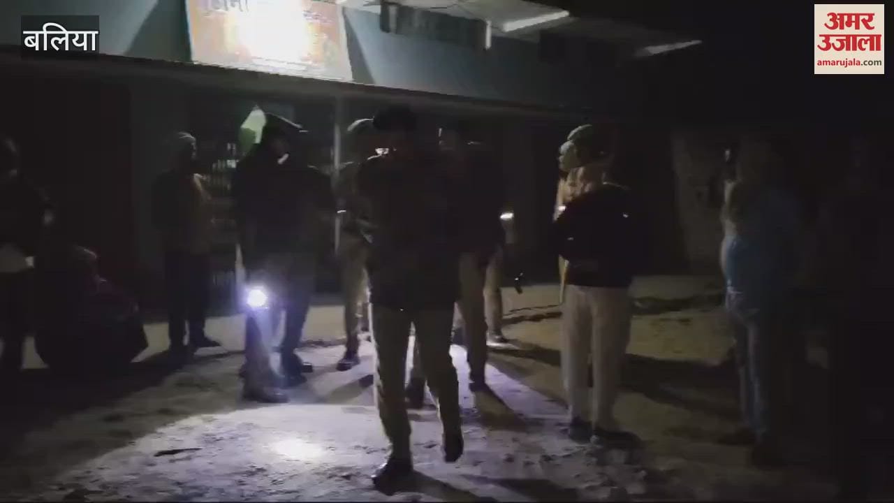 VIDEO : Dead bodies of couple found doorstep of house in ballia marks sharp weapons on bodies
