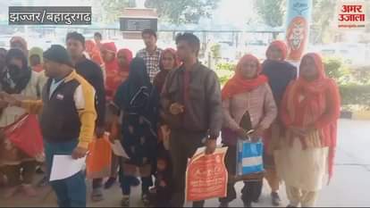 VIDEO : Villagers of Bupania met the officials demanding inclusion of their names under the housing scheme in Jhajjar