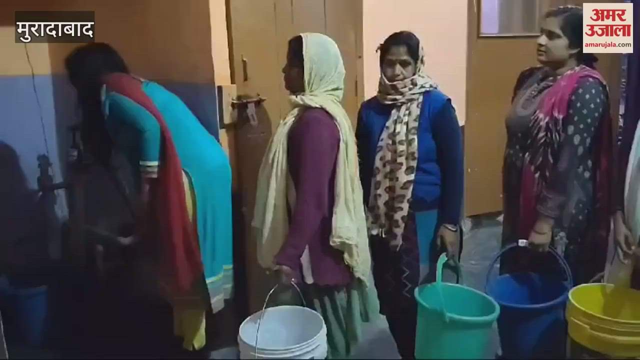 VIDEO : Pipeline broke in Moradabad's Zahid Nagar, water could not reach three thousand houses