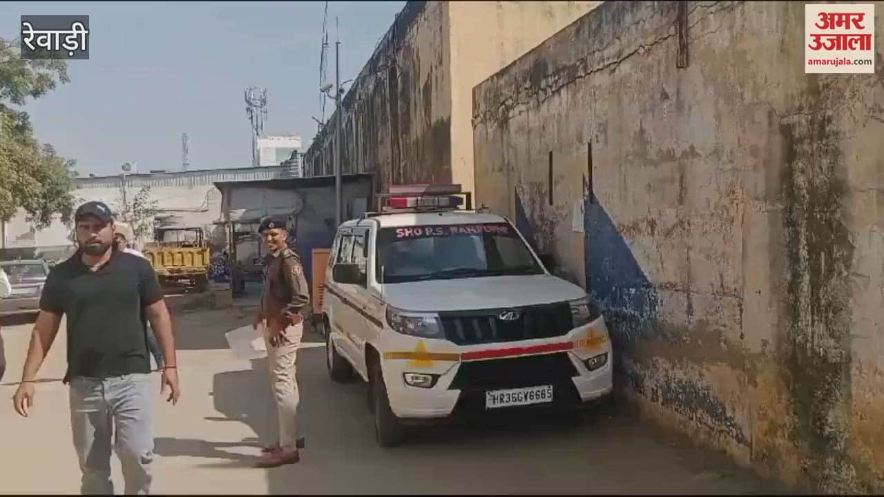 VIDEO : Car collides with truck in Rewari, two youths die