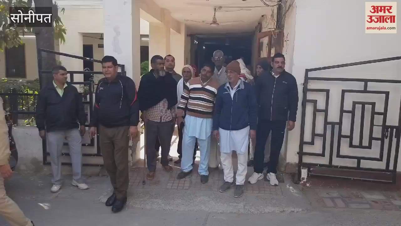 VIDEO : Due to stoppage of drainage of contaminated water in Sonipat, water has entered in front of 36 houses, people are troubled