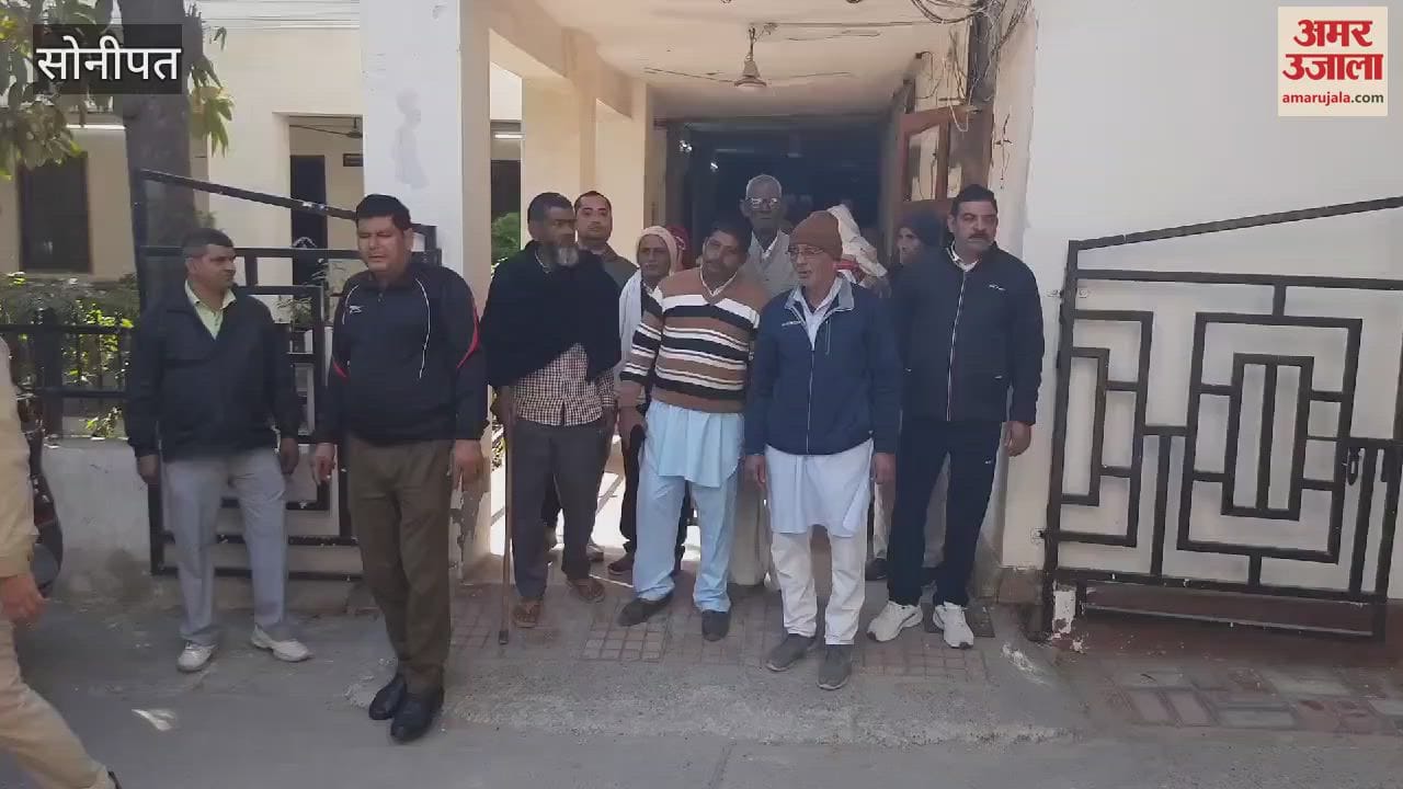 VIDEO : Due to stoppage of drainage of contaminated water in Sonipat, water has entered in front of 36 houses, people are troubled