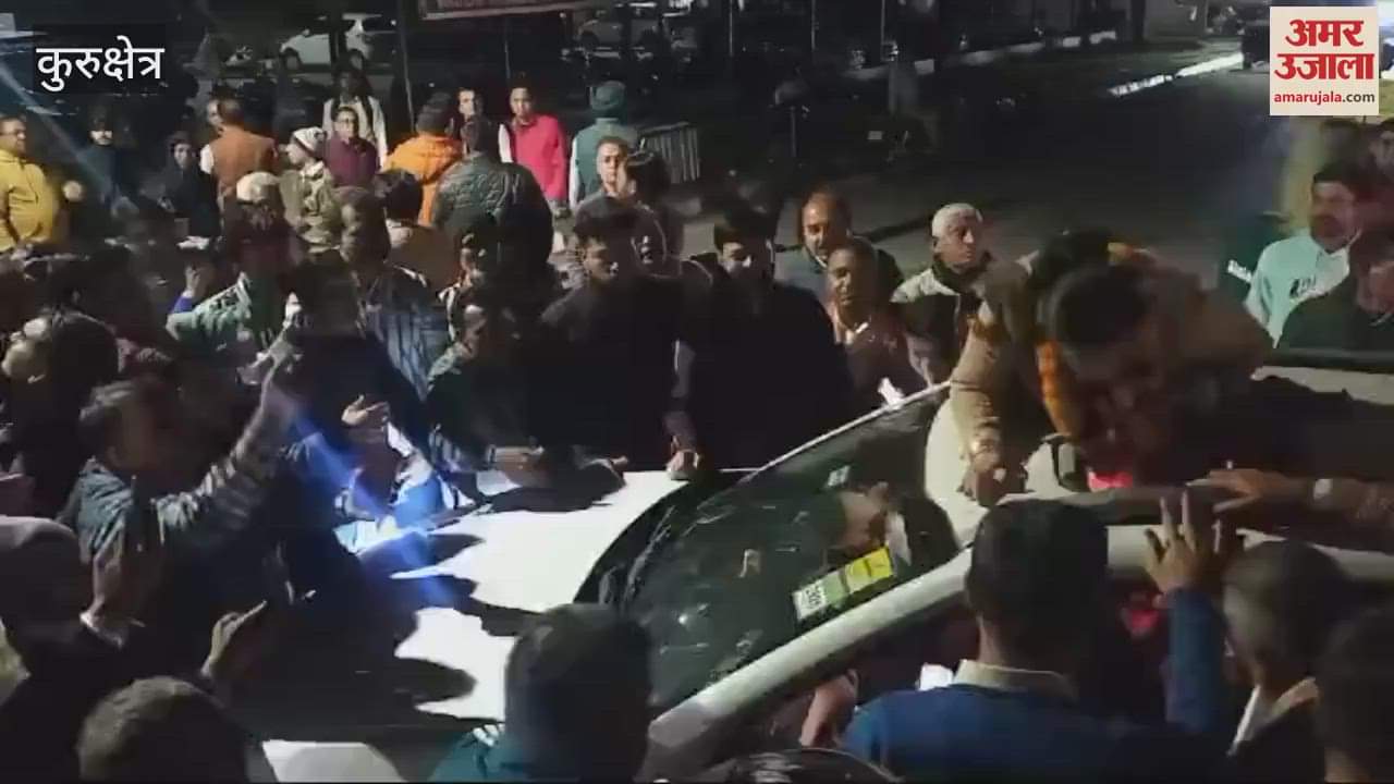 VIDEO : न शेर दहाड़ पाया न चली साइकिल, फिर से हुई छतरी की छाया