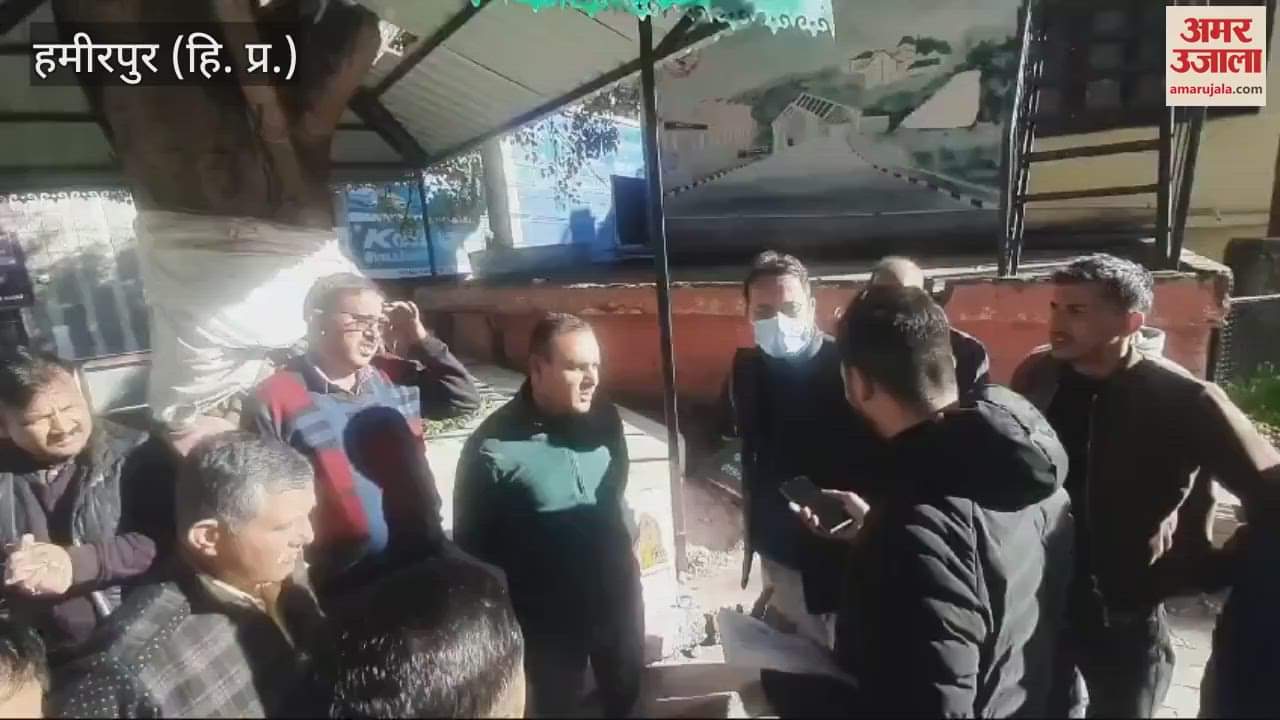 VIDEO : Virbhadra Singh foundation plaque uprooted to put up poster of Workers Welfare Board