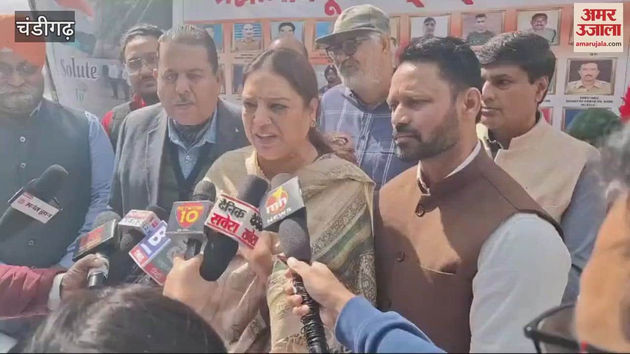 VIDEO : Chandigarh Mayor Harpreet Kaur Babla paid tribute to the Pulwama martyrs