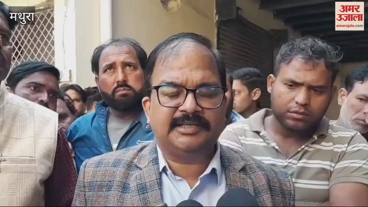 VIDEO : Cow vigilantes caught selling non-veg in restricted area