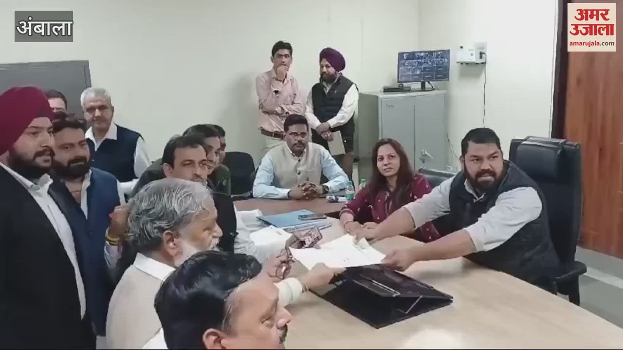 VIDEO : अंबाला छावनी में नामांकन के लिए प्रत्याशियों की भीड़, एसडीएम कार्यालय फुल