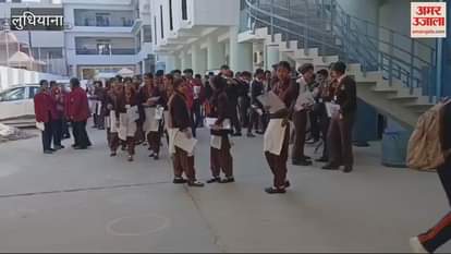 VIDEO : सीबीएसई 10वीं अंग्रेजी का आसान पेपर देकर आए बच्चों के चेहरे में झलकी खुशी