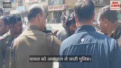 The shopkeeper cut his hand with a cutter and was admitted to the district hospital