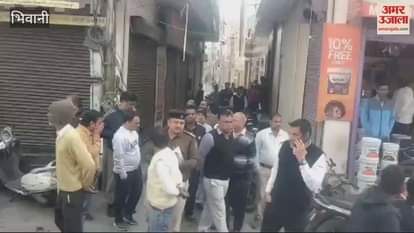 VIDEO : Postal assistant in the postal department in Bhiwani was attacked, two masked miscreants attempted to rob him at gunpoint