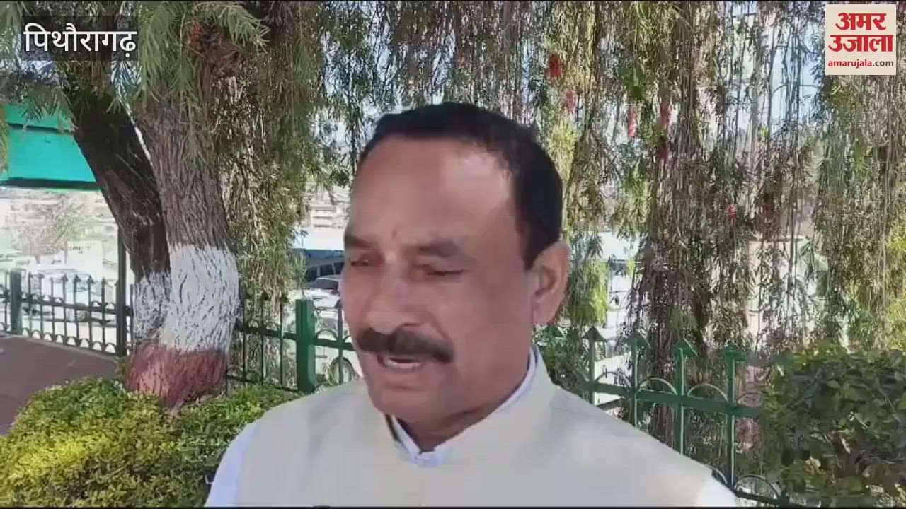 VIDEO : सड़क के लिए ग्रामीण कलक्ट्रेट परिसर में गरजे, बोले- सेना रोक रही है रास्ता और मार्ग बना नहीं, कैसे पहुंचे सेरादेवल मंदिर