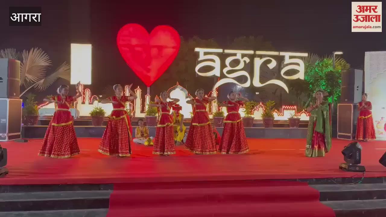 VIDEO : Events held under Taj Mahotsav at taj selfie point