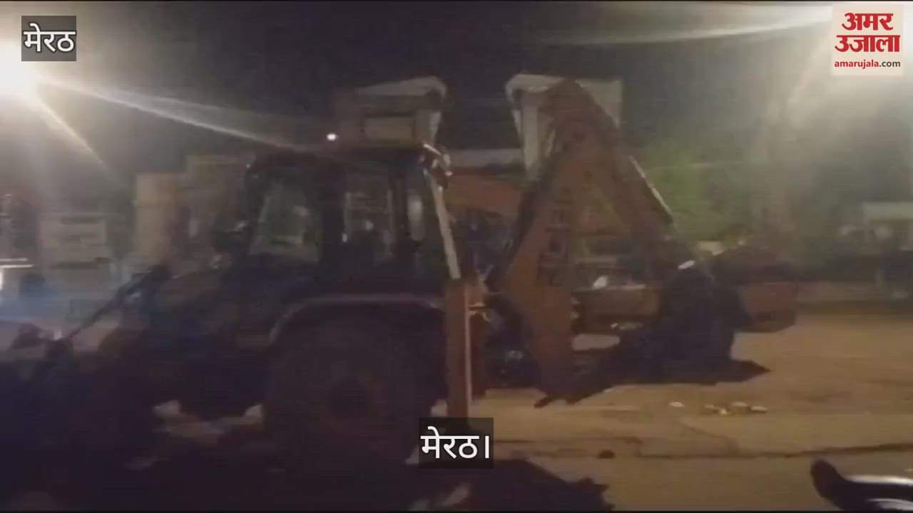 VIDEO : mosque which was creating hindrance in the construction of Rapid in Meerut was demolished with mutual consent