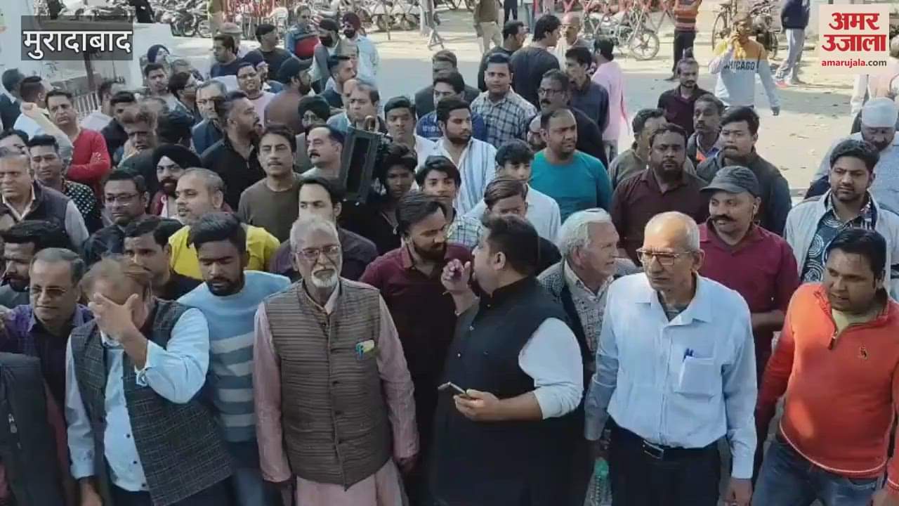 VIDEO : Angry traders protest against rent hike in Moradabad, protest against municipal corporation officers