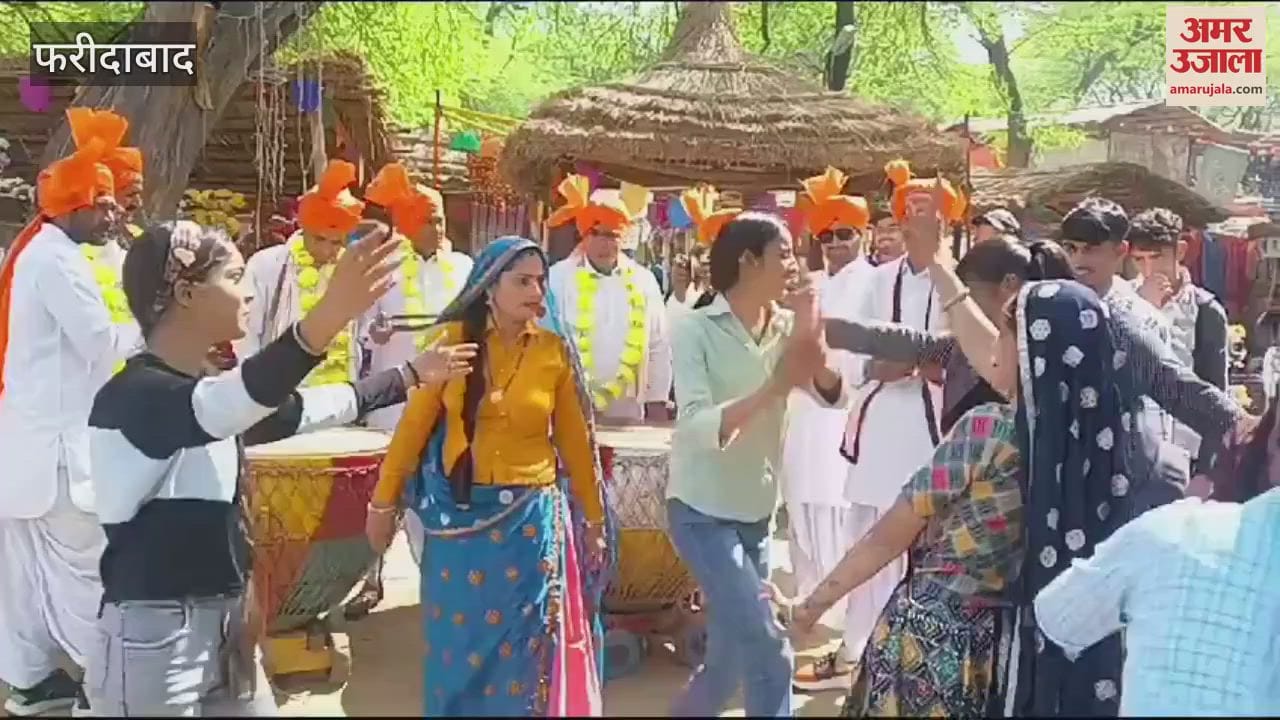 VIDEO : Girls dancing on the drums of Banjari in Faridabad Surajkund fair.