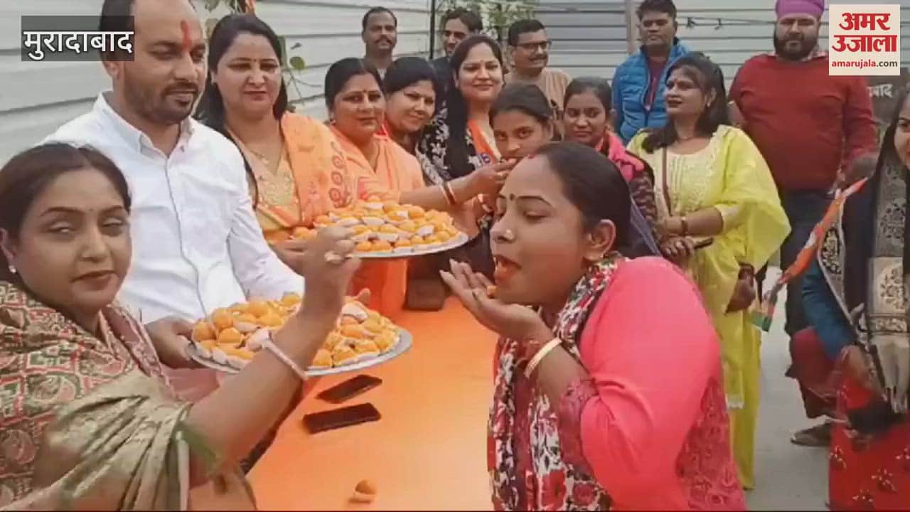 VIDEO : Celebration on Rekha Gupta being made Chief Minister of Delhi, sweets distributed with drums and trumpets