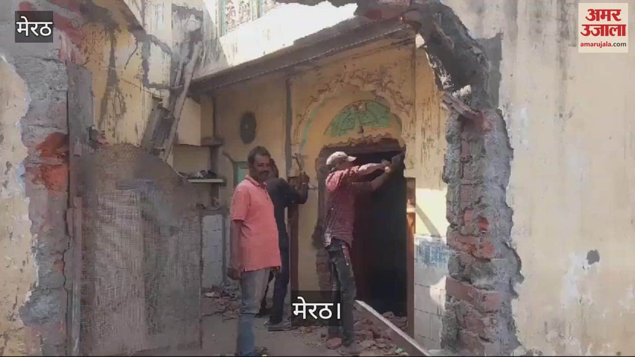 VIDEO : removing the mosque with consent is going on in Meerut, it was creating an obstacle in the construction of Rapid