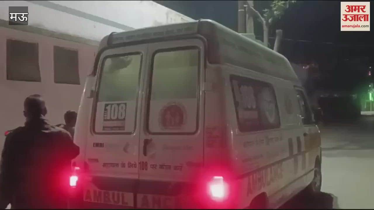 VIDEO : Road Accident Scorpio and bus collide in mau eight devotees injured two in critical condition