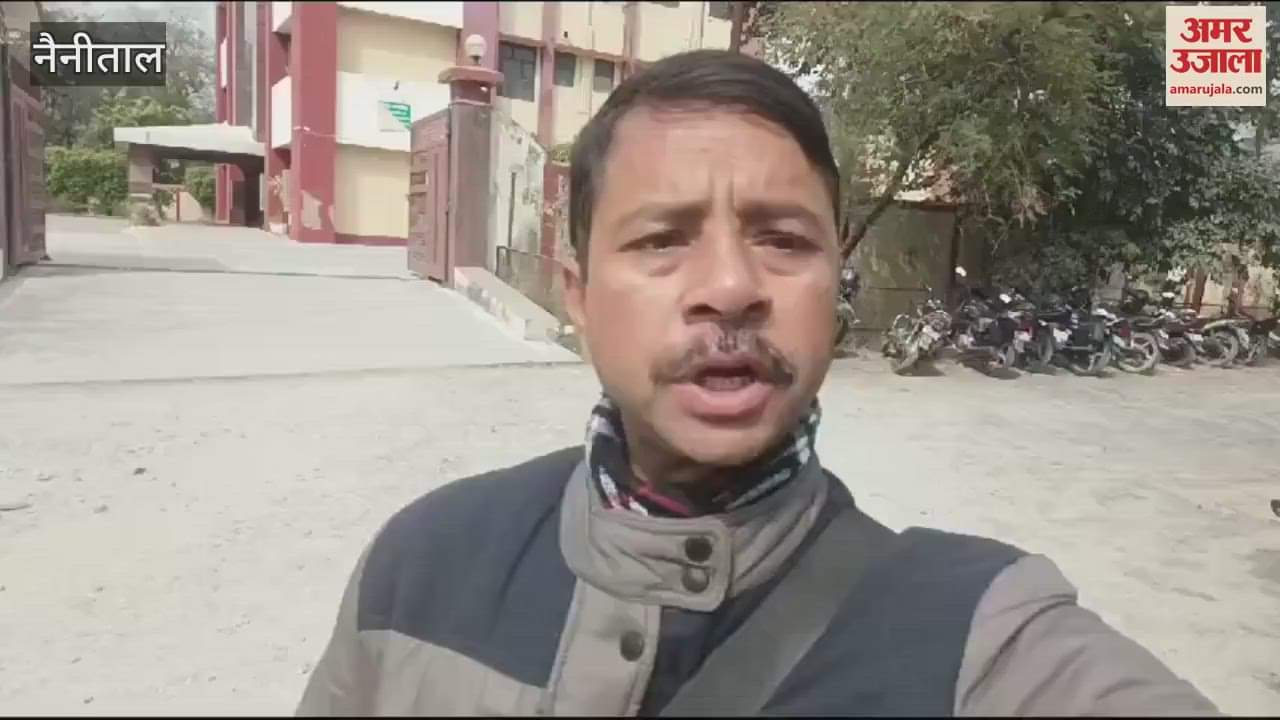 VIDEO : हल्द्वानी में धरने पर डंटे रहे वन रक्षक, नारेबाजी की; कहा- अधिकारी उनकी मांगों को लेकर गंभीर नहीं