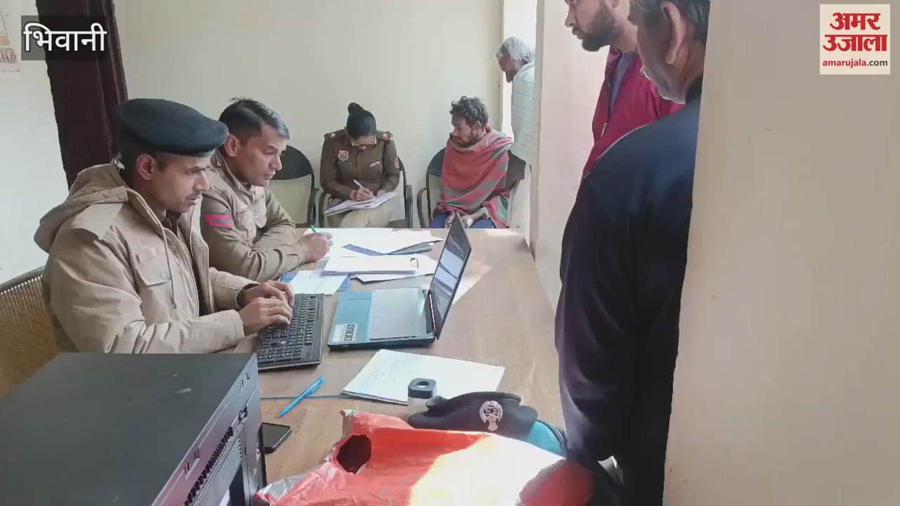 VIDEO : While returning home late night from a wedding ceremony in Bhiwani, the bike collided with the divider, two friends died