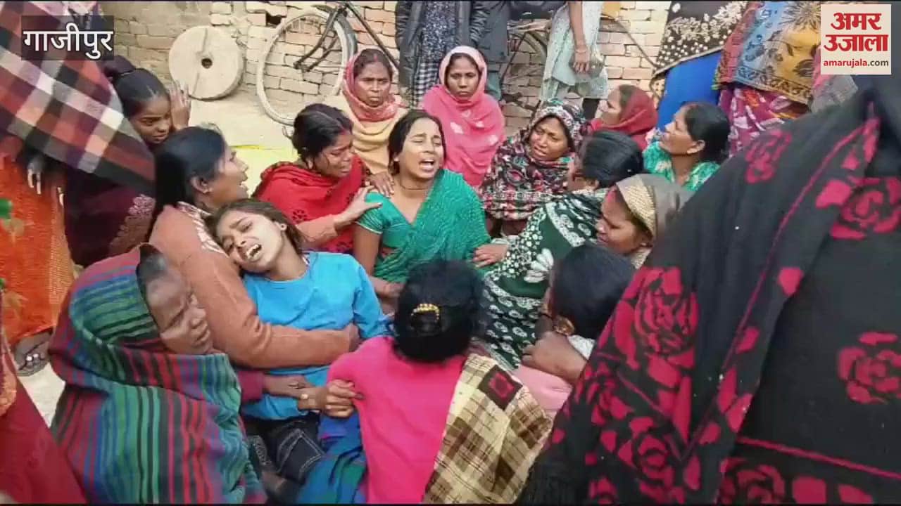 VIDEO : Scorpio going to Maha Kumbha hited young man one dead five injured car collided with tree