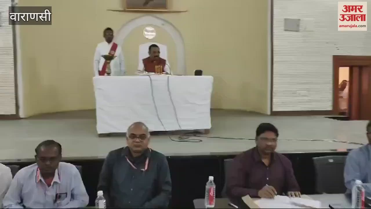 VIDEO : National anthem of india was not played in nagar nigam varanasi