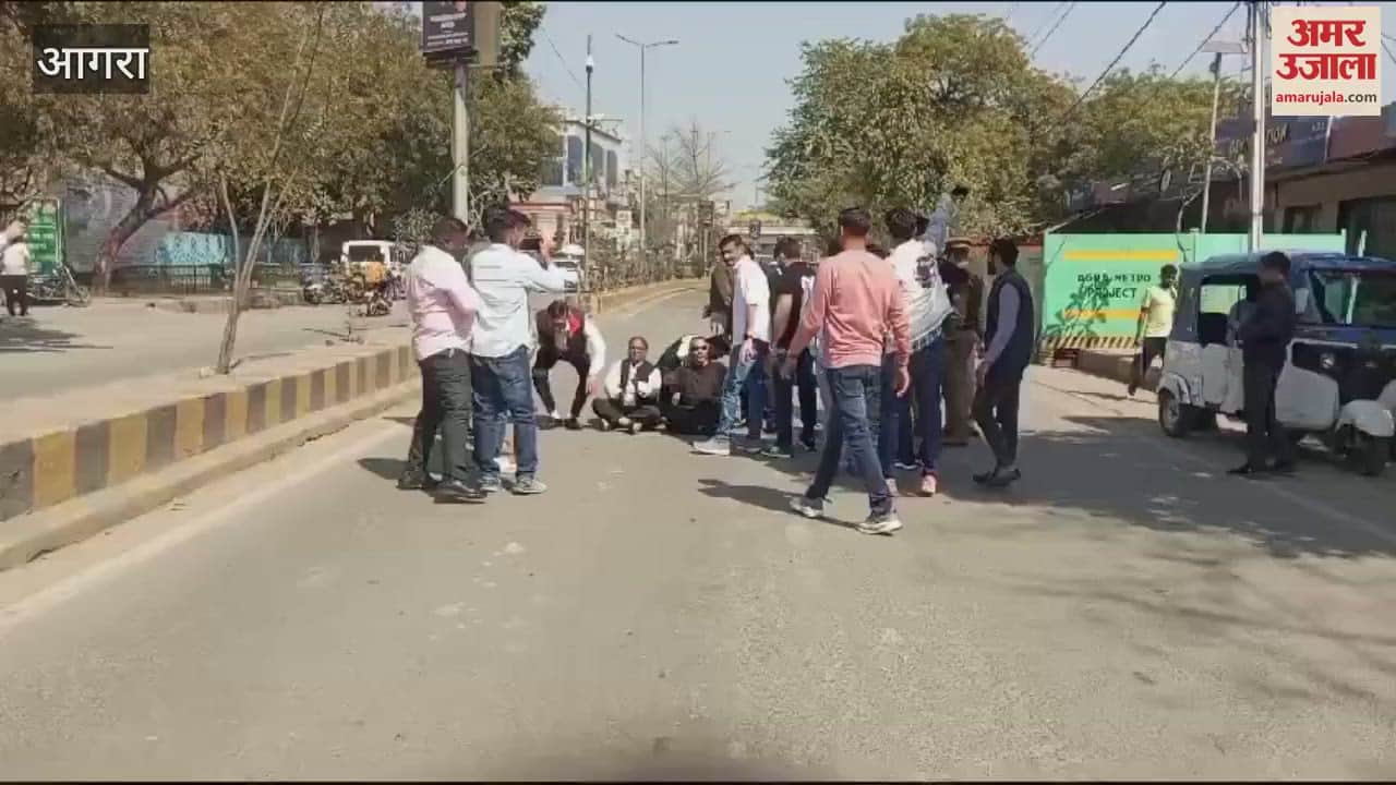 VIDEO : Lawyers protest against amendment in Advocates Act