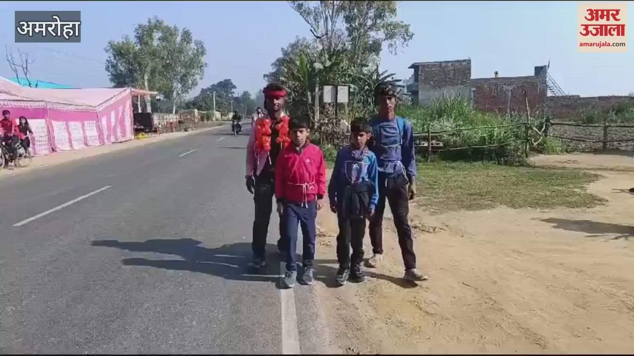 VIDEO : Dhanora and Gajraula roads are filled with Shiva and Bam Bhole resonates as the Kanwariyas pass by