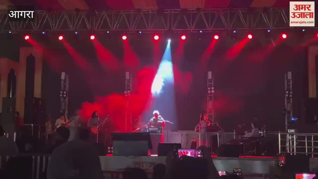 VIDEO : Piyush Mishra got a lot of applause