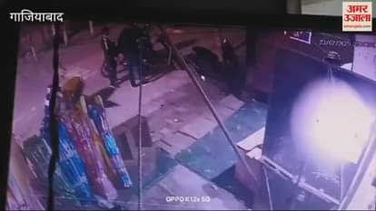 VIDEO : Outpost in-charge beats up BJP councilor's driver in Ghaziabad