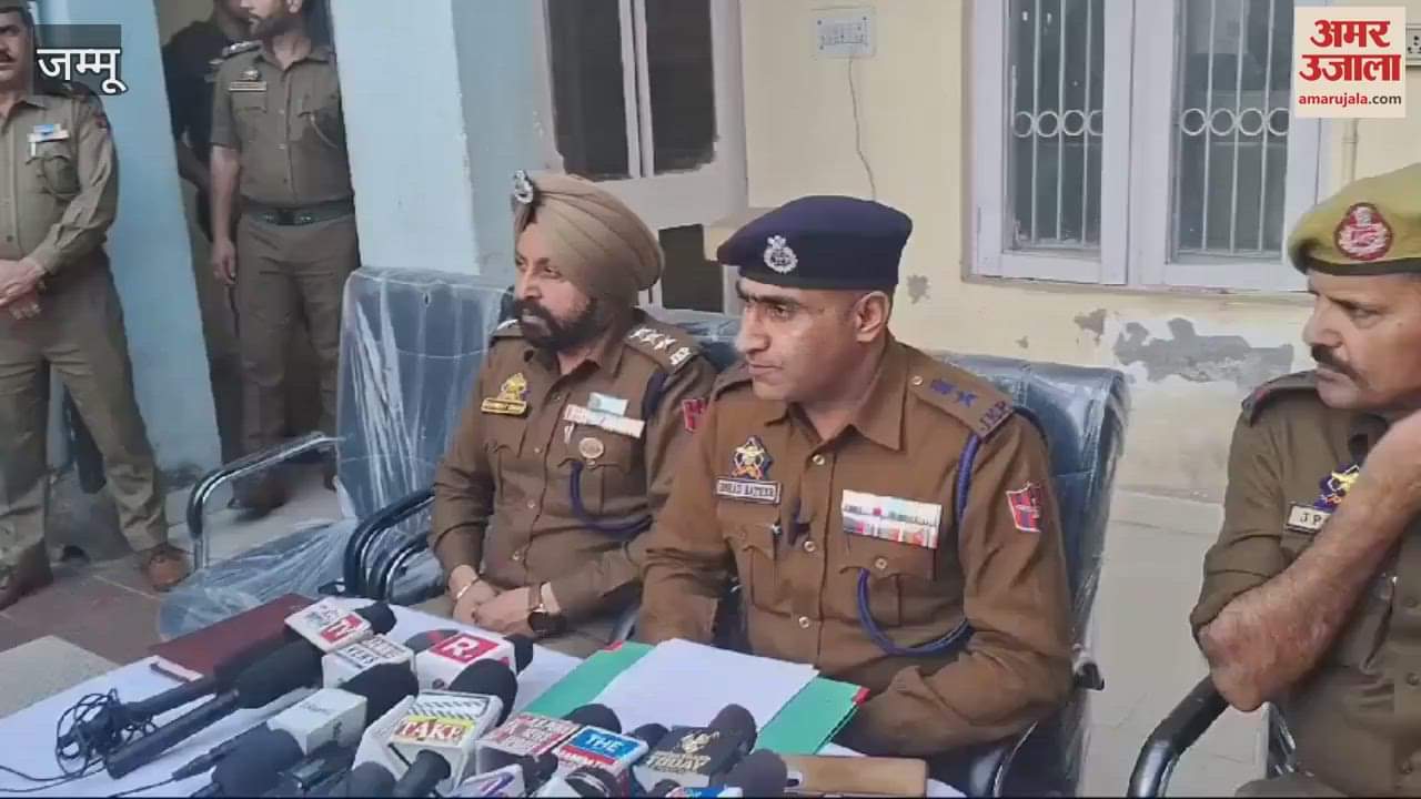 VIDEO : Big success of Jammu Police: Two wanted criminals arrested from Ring Road Meeran Sahib, weapons including two pistols recovered.