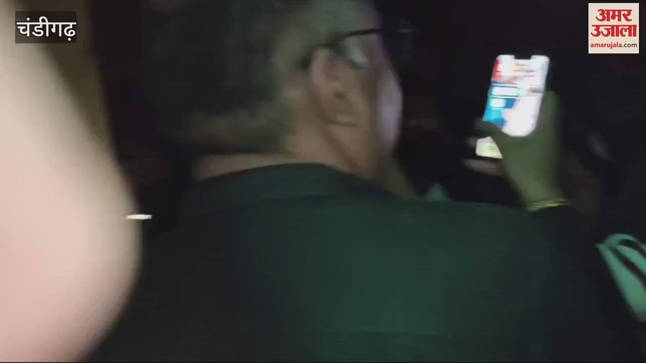 VIDEO : Crowd gathered during puppet show at Tagore Theater in Sector 18, Chandigarh