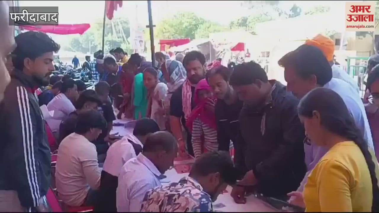 VIDEO : Voting continues in Faridabad, long queues seen in Gandhi Colony to cast vote
