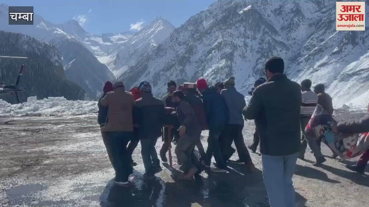 VIDEO : An injured person stranded due to heavy snowfall in Pangi was lifted by helicopter