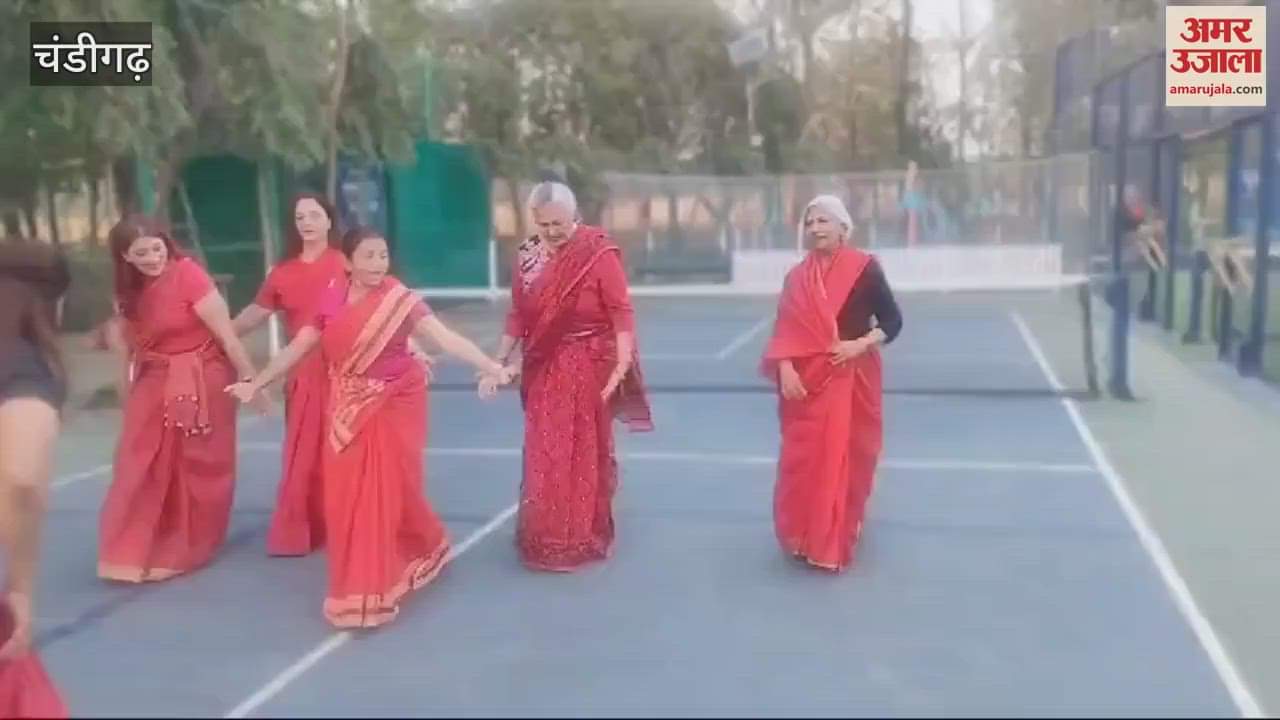VIDEO : Women did Zumba wearing red saree in Chandigarh Club