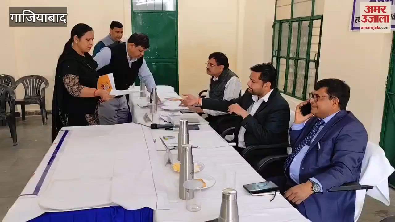 VIDEO : SDM Sadar and ADM City holding public hearing on Total Solution Day in Ghaziabad