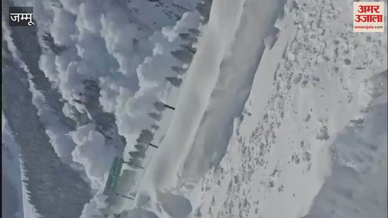 VIDEO : A massive avalanche occurred in Sarbal area of Ganderbal