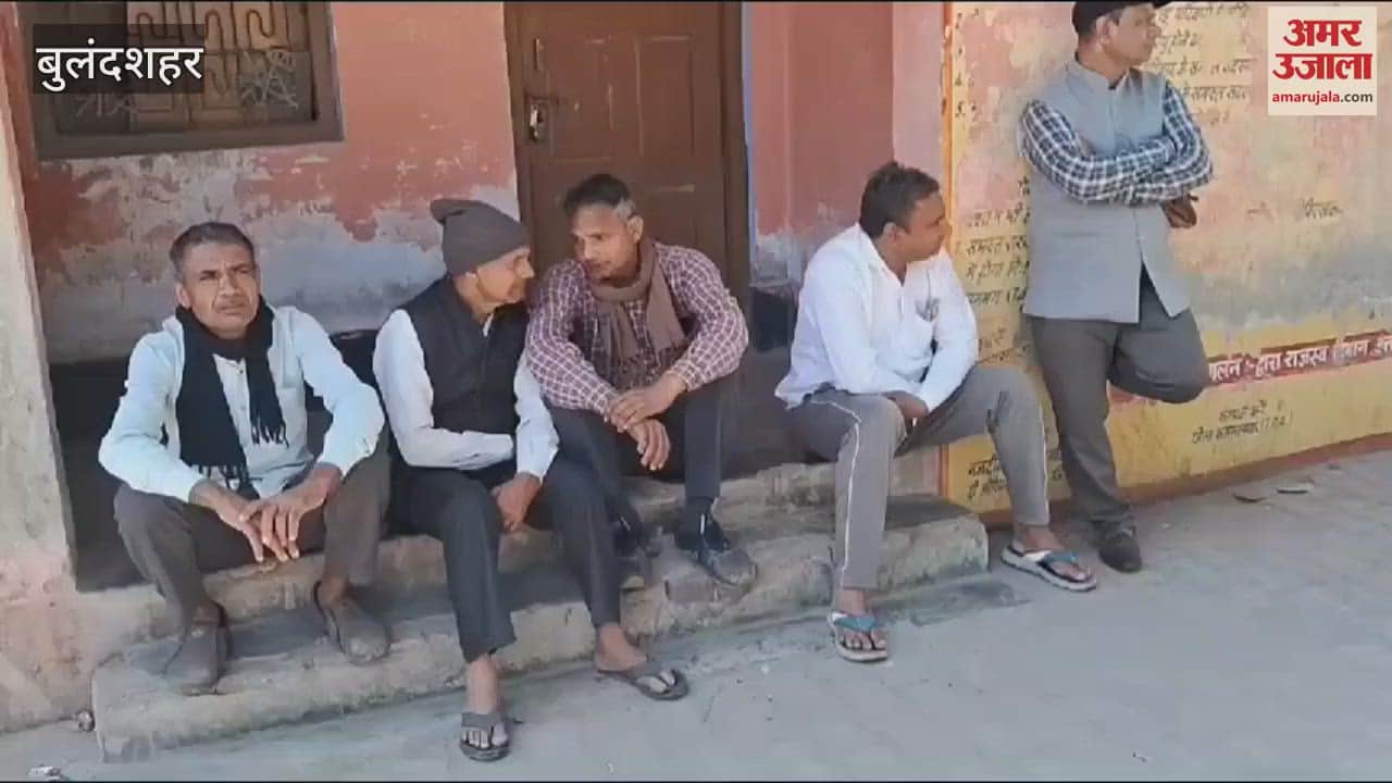 VIDEO : big accident in Bulandshahr, car lost control and overturned in canal