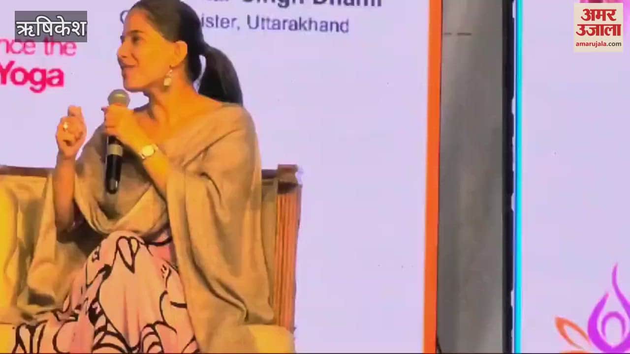 VIDEO : Storyteller Jaya Kishori recited bhajans at the International Yoga Festival, the audience was mesmerized