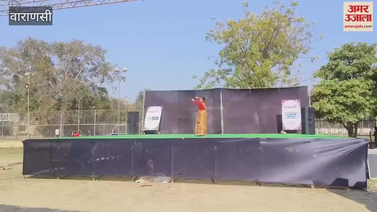 VIDEO : Beautiful Kashi Yatra In Pictures Pushparaj Song Youth Danced Hearts Stopped Ramp Walk