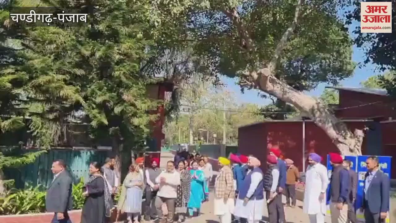 VIDEO : 36 principals of Punjab left for Singapore for training