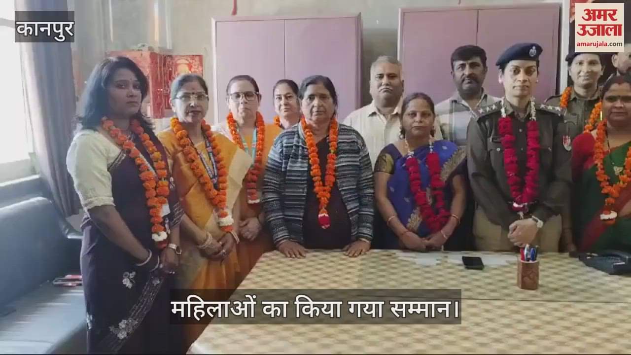 VIDEO : Govindpuri station was decorated with pink lights, celebrated Women's Day by cutting cake