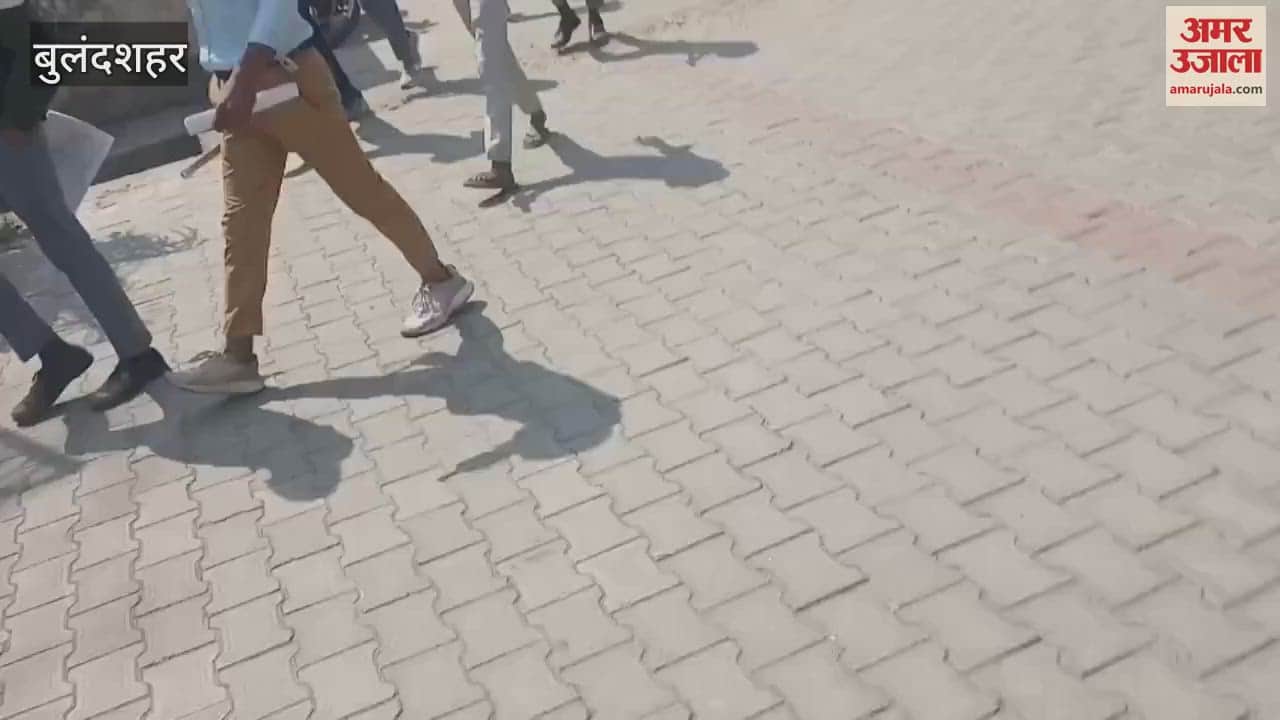 VIDEO : 2017 students left high school English exam in Bulandshahr students looked happy