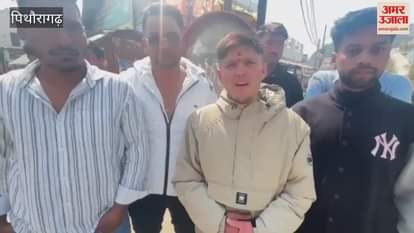 VIDEO : सड़क की मरम्मत की मांग, एनएसयूआई ने फूंका पुतला