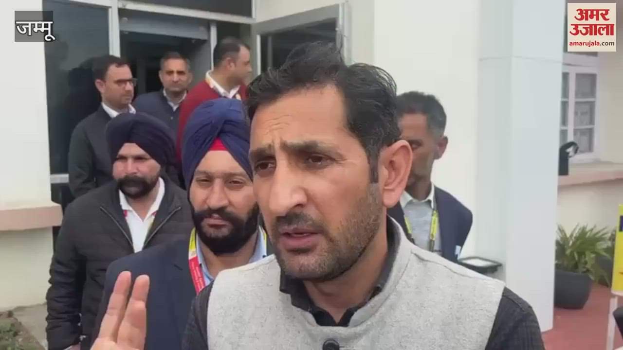 VIDEO : Strong protest by the employees of Jal Shakti Department, demanding release of outstanding salary