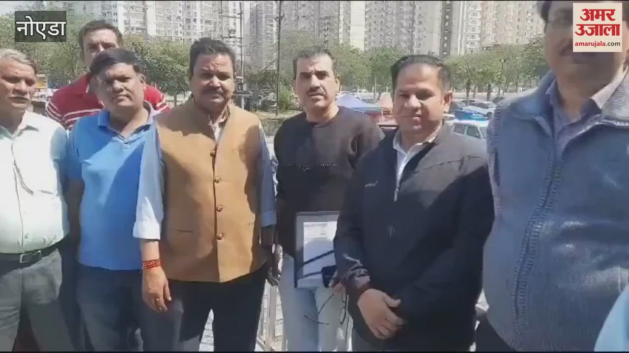 VIDEO : Home buyers troubled by Amrapali builder held a meeting at NeFOWA office in Greater Noida West