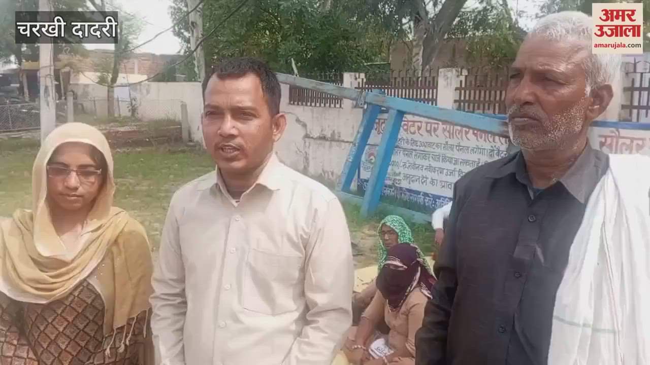 VIDEO : Safai Karmacharis started indefinite strike in Dadri due to non-payment of honorarium