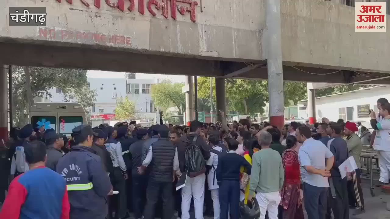 VIDEO : Family members create ruckus after the death of a youth in Sector 16 hospital in Chandigarh
